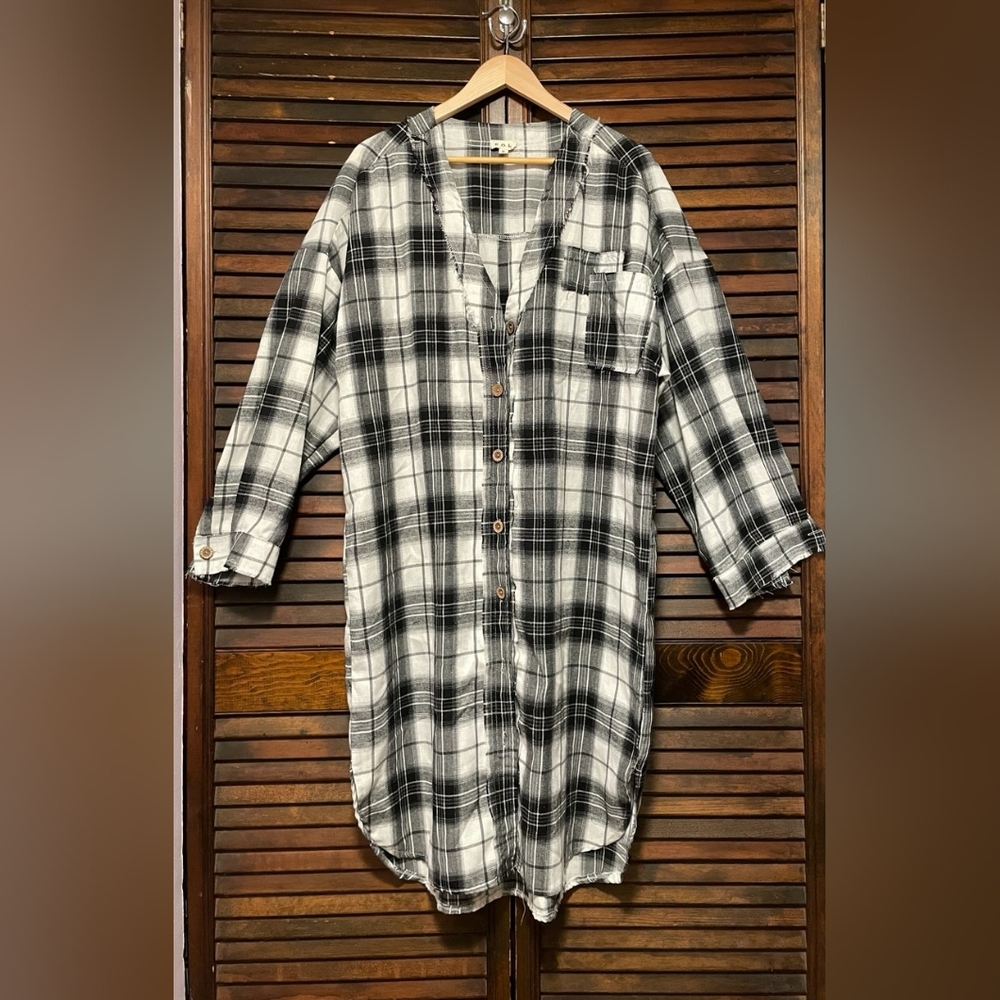 POL Light Weight 100% Cotton Black and White  Shirt Dress, Size Small NWOT